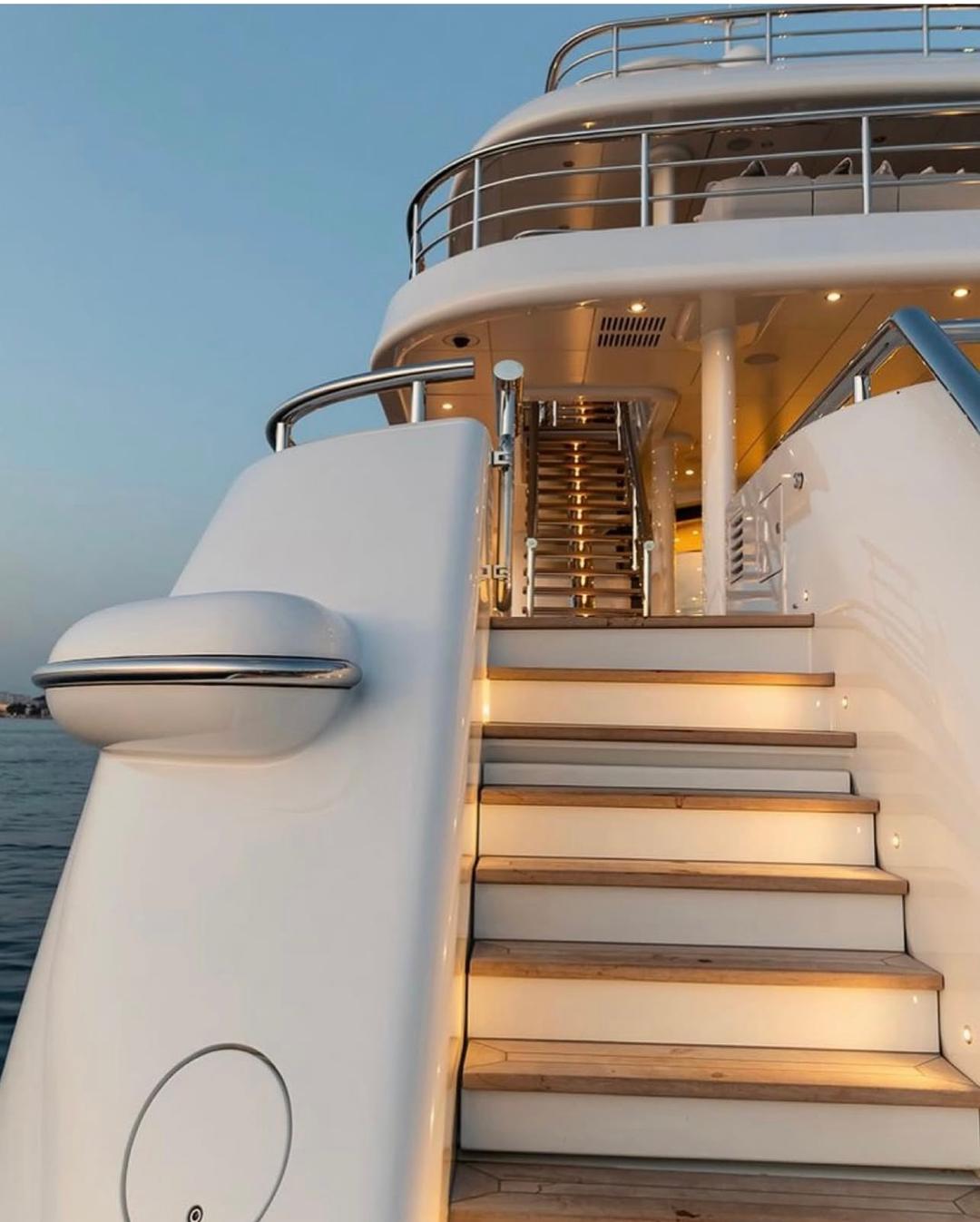 Boat & Yacht Rental